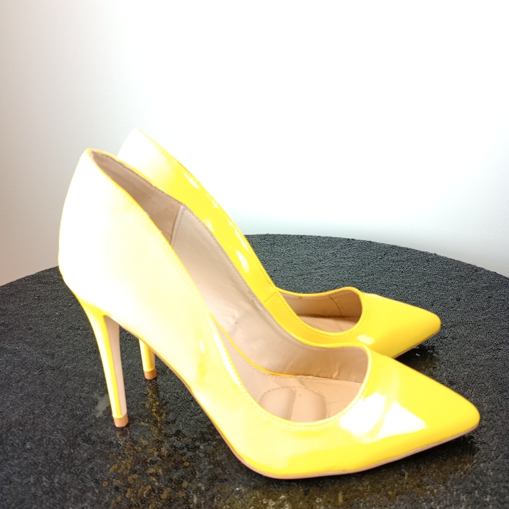 Yellow Rouge Shoes - Picture 3 of 9